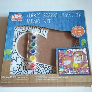 New Kids Art District Corky Boards Heart Memo Kit - Paint Your Own